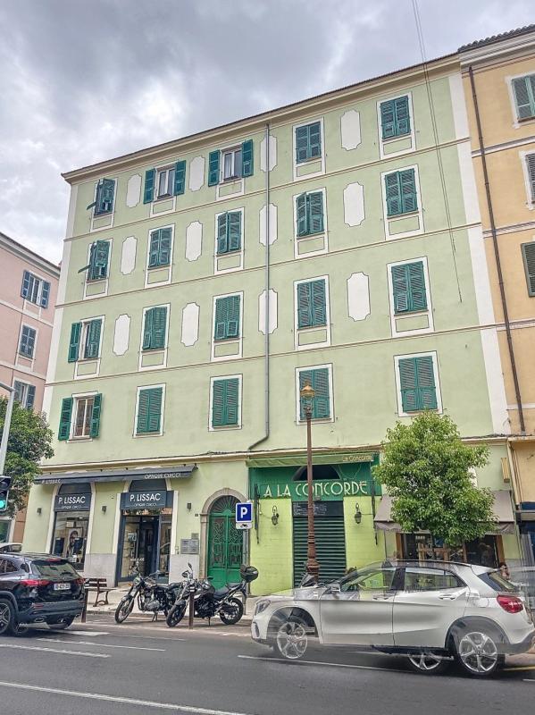 Local Professionnel  - 101m² - AJACCIO