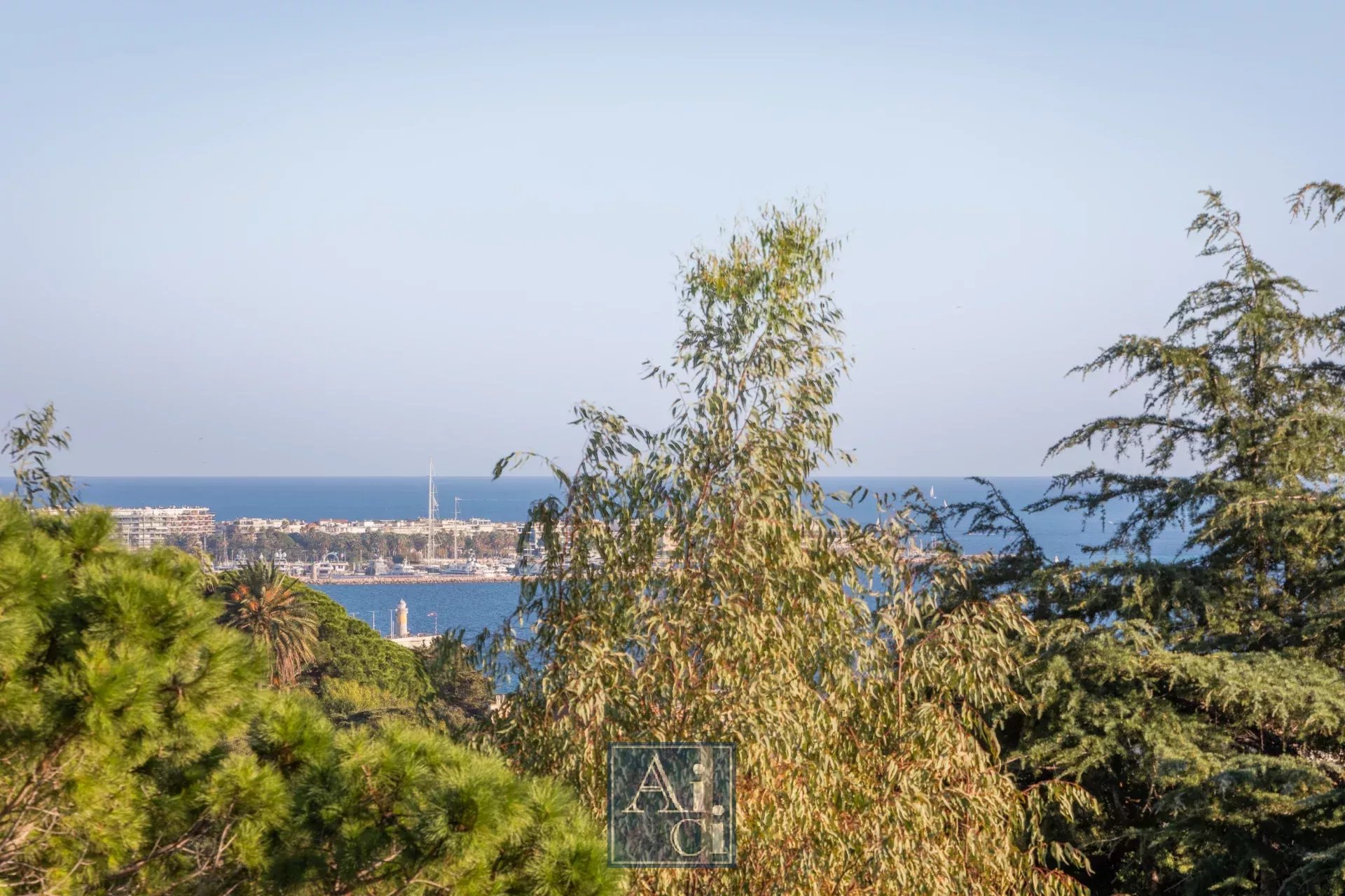 Appartement 2 pièces - 62m² - CANNES