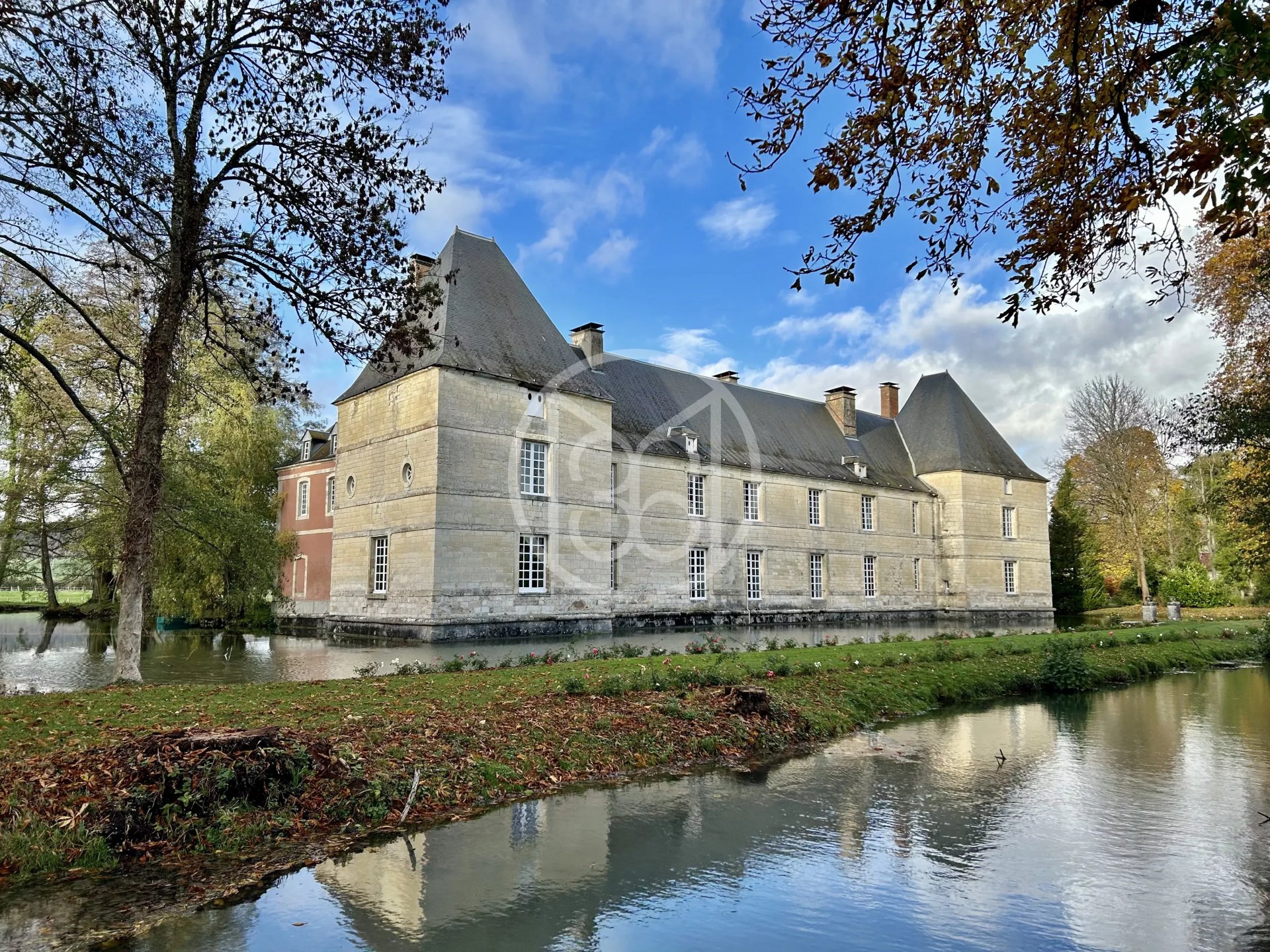 Maison 22 pièces - 944m² - CHAUMONT