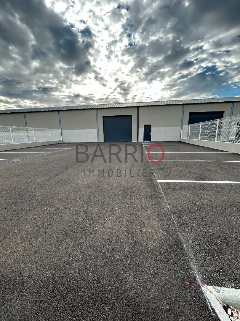 Local industriel  - 270m²