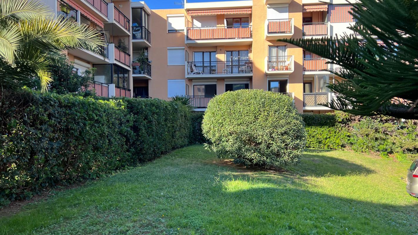 Appartement 3 pièces - 64m² - ANTIBES