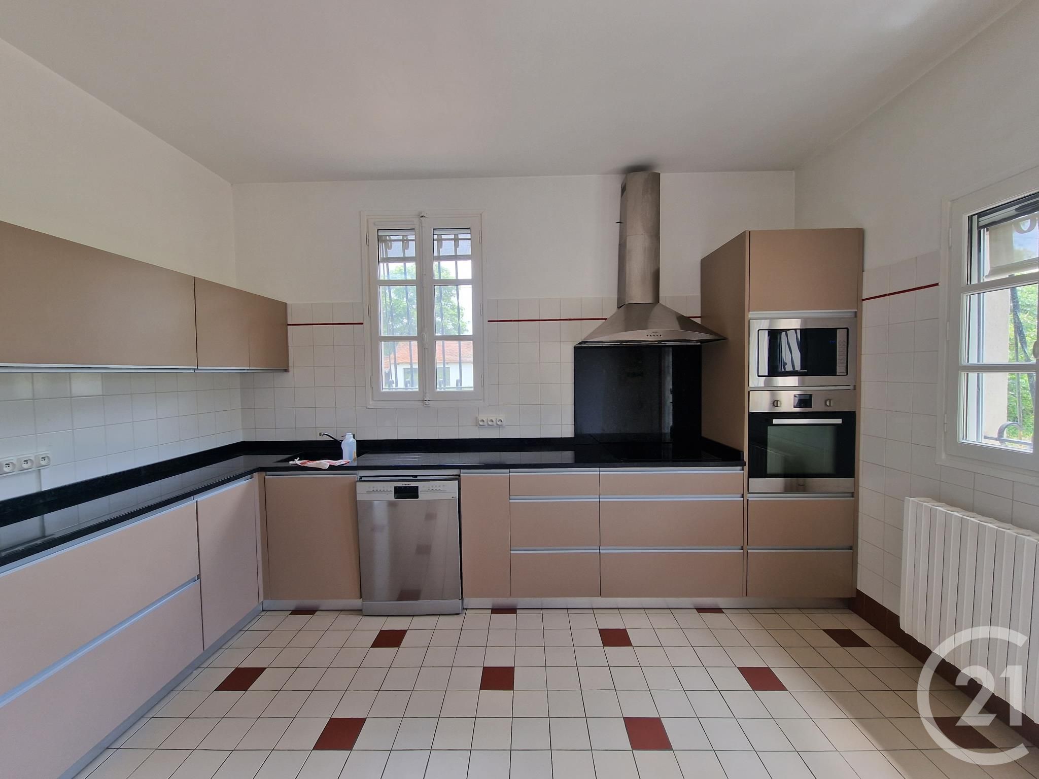 Maison 5 pièces - 188m² - AGONGES