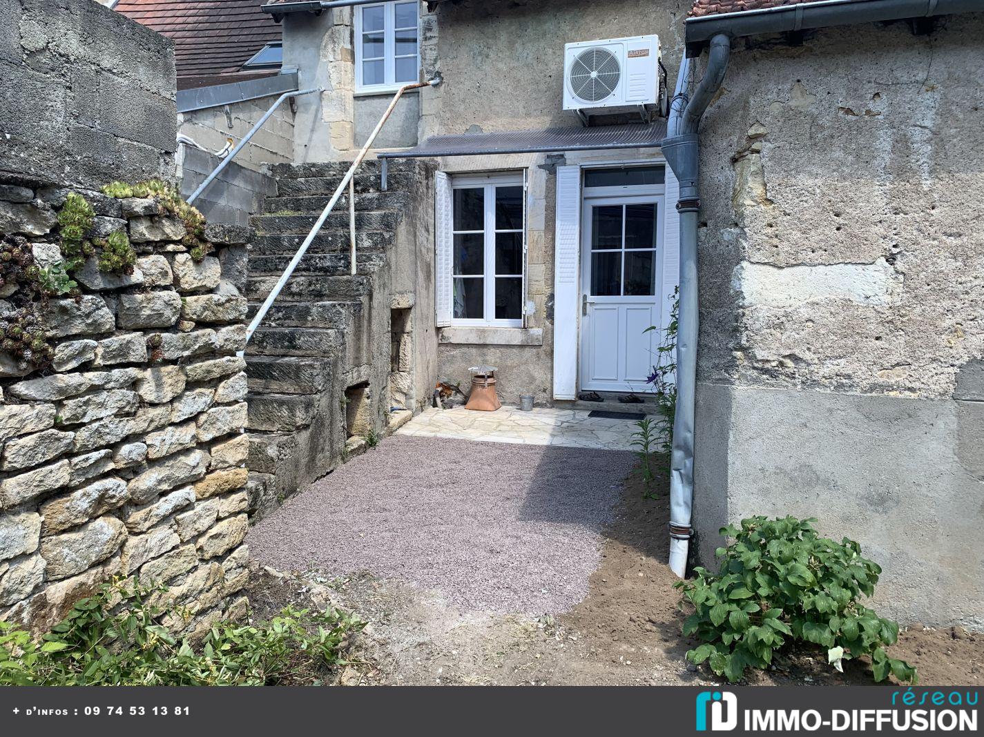 Maison 5 pièces - 90m² - ST AMAND MONTROND