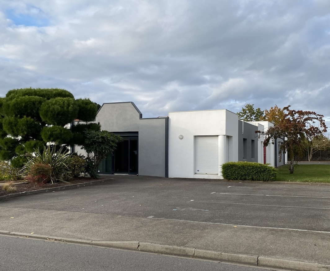 Local Professionnel  - 441m² - BASSE GOULAINE