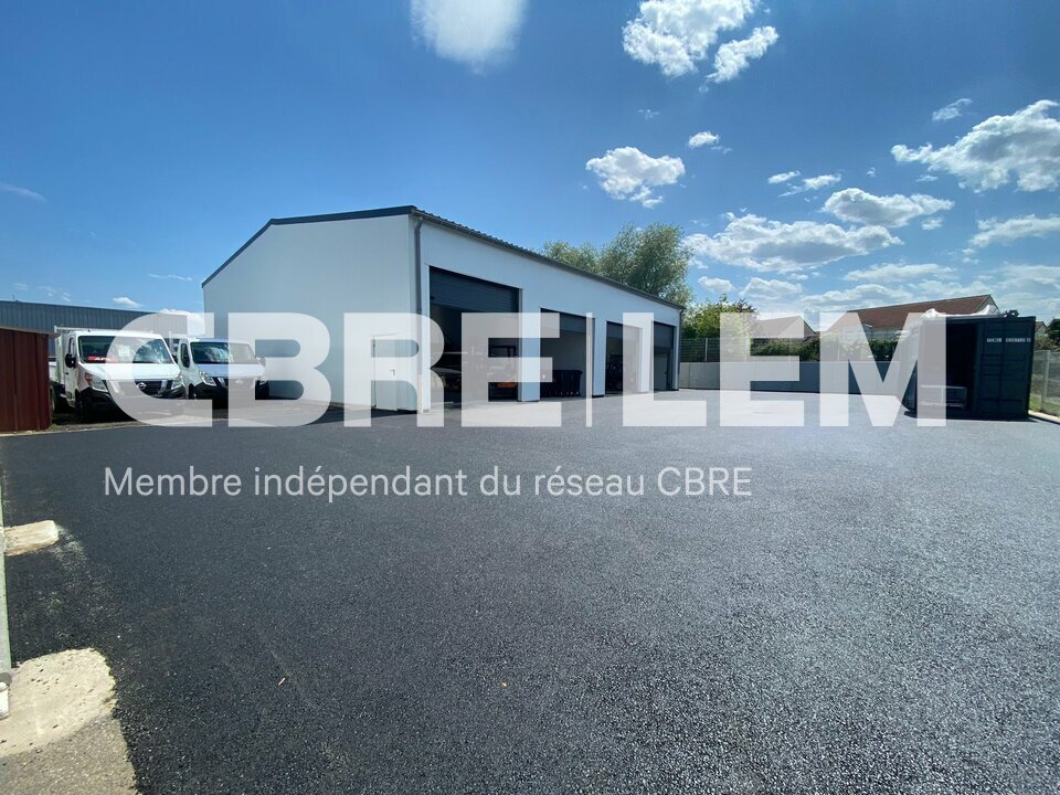 Local industriel  - 440m² - LE VAL D HAZEY