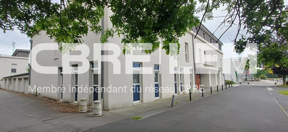 Local Professionnel  - 97m² - LOUVIGNY