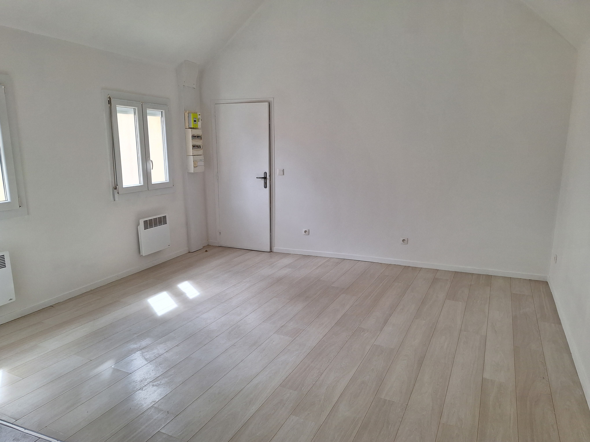 Appartement 2 pièces - 44m² - CREVECOEUR LE GRAND