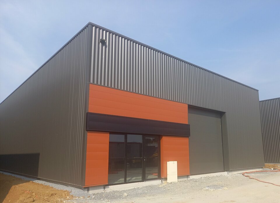 Local industriel  - 330m² - SOLIERS