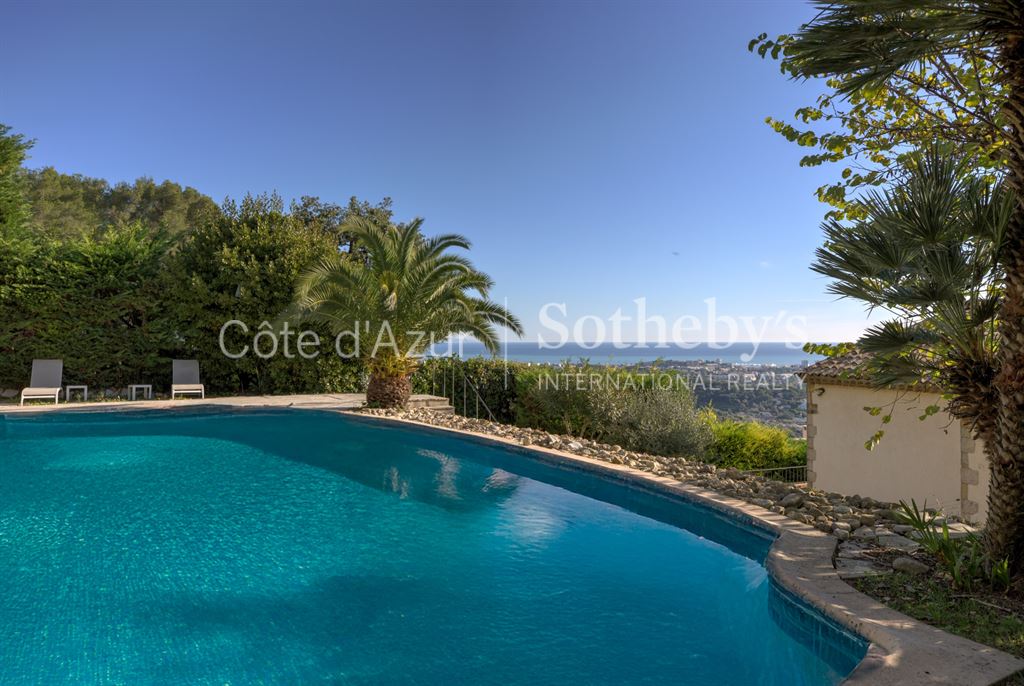 Maison 5 pièces - 250m² - LE GOLFE JUAN