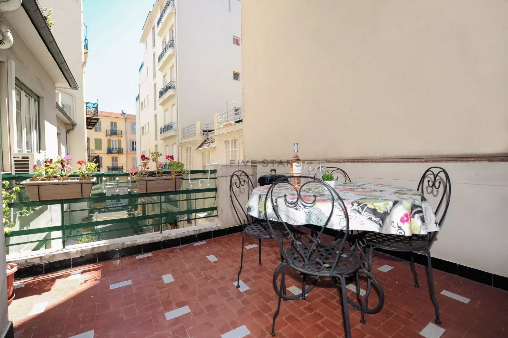 Appartement 3 pièces - 73m² - NICE