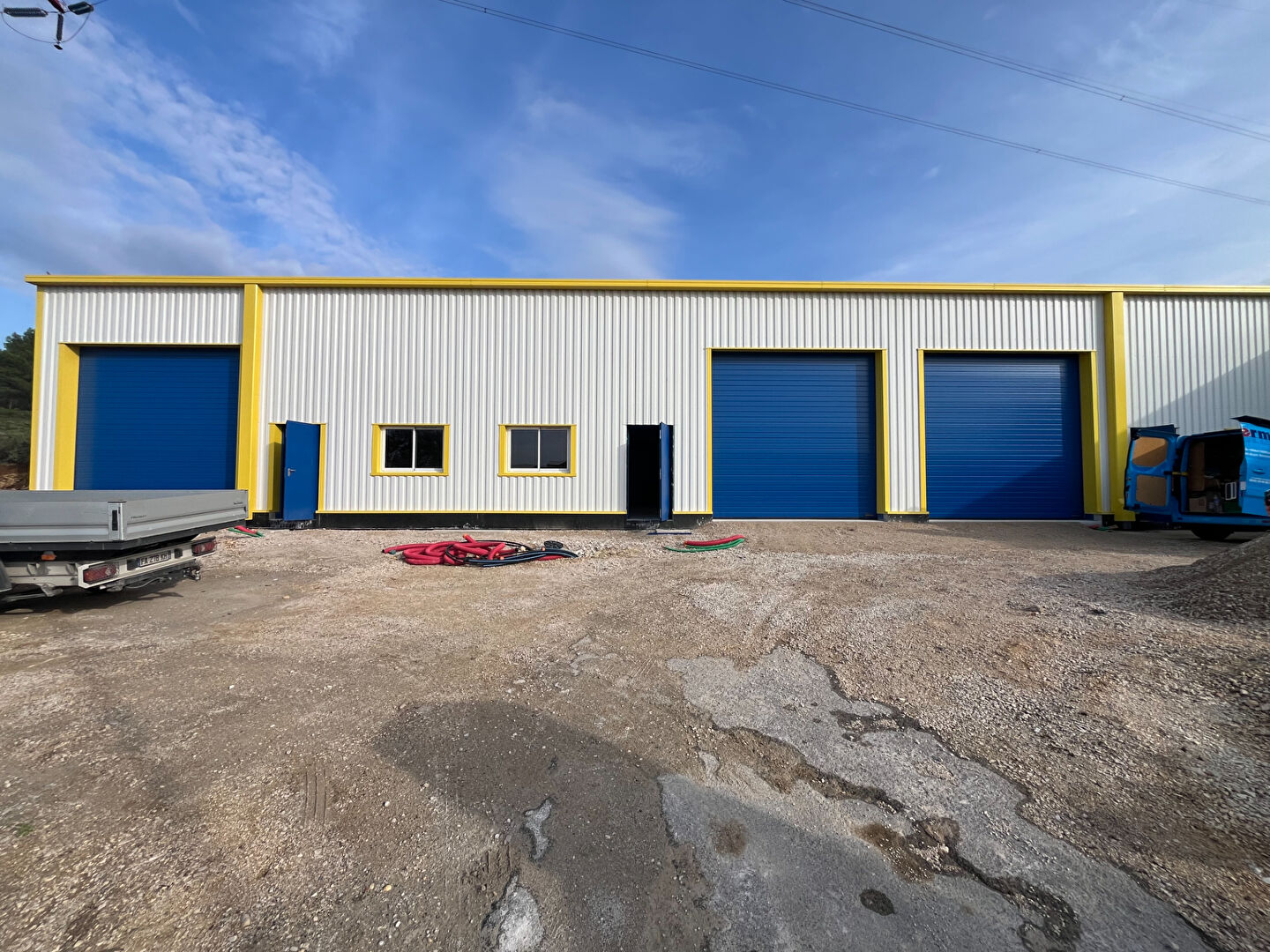 Local industriel  - 200m²