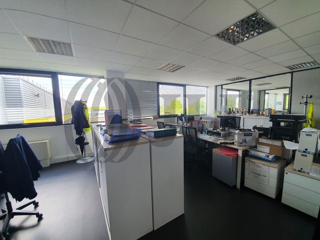 Local Professionnel  - 700m² - ROISSY EN FRANCE