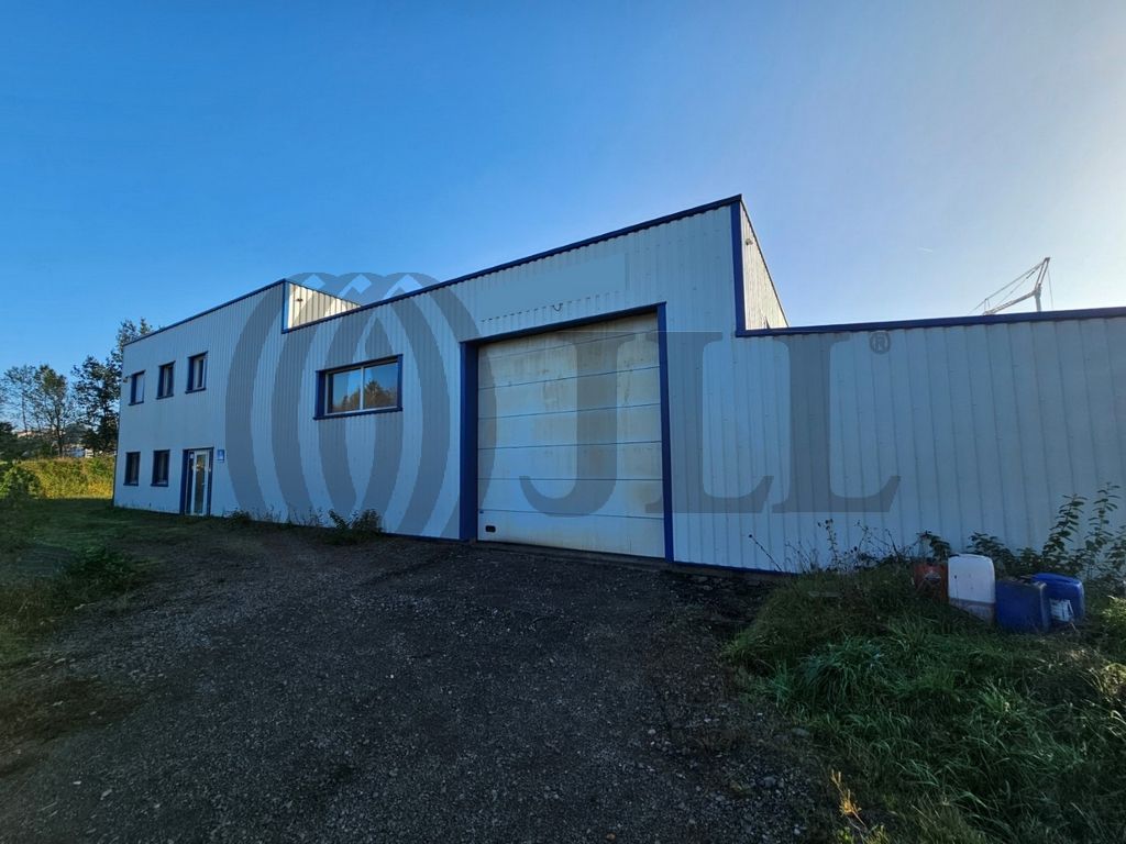 Local industriel  - 646m² - CHAZELLES SUR LYON