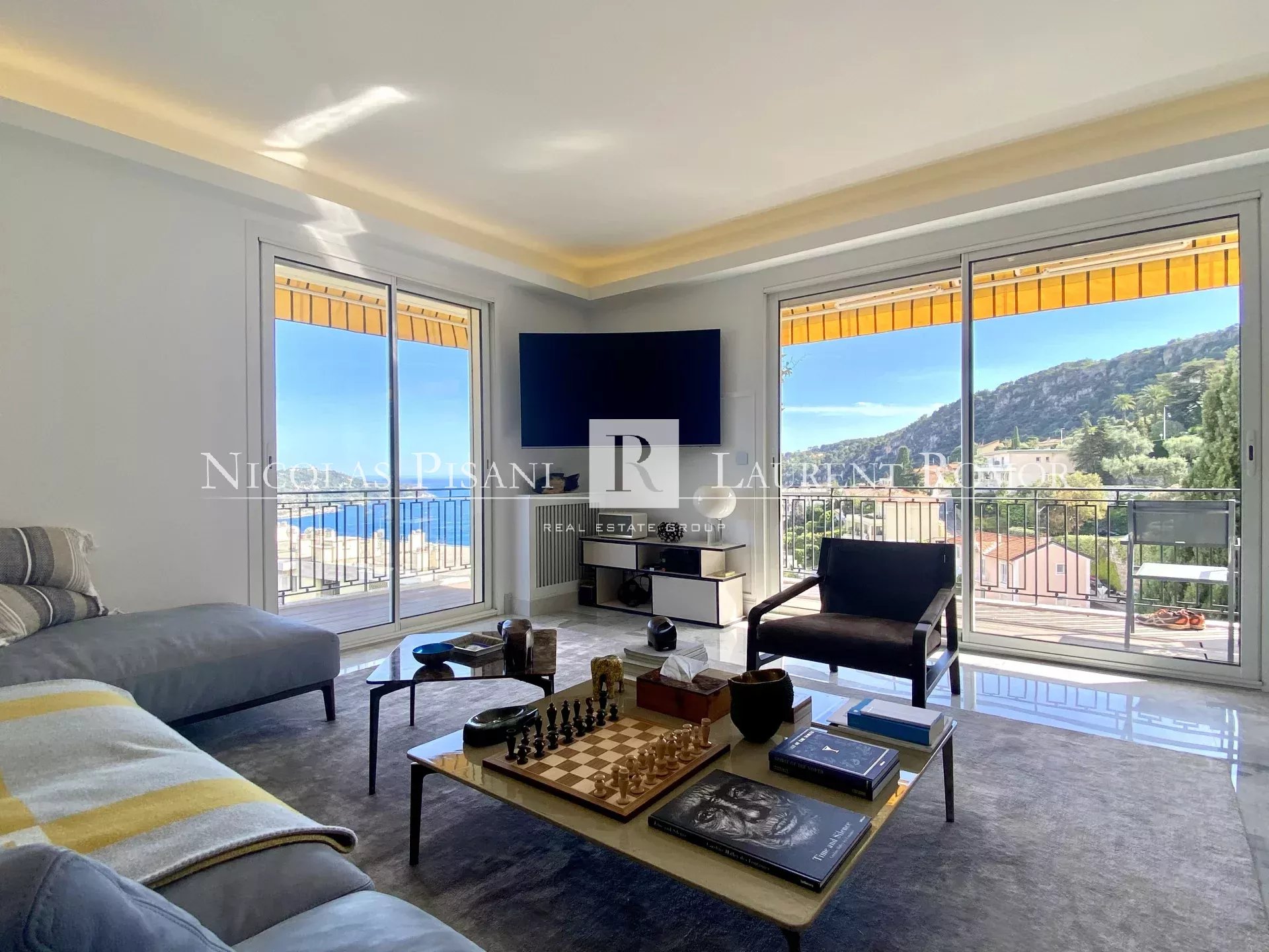 Appartement 3 pièces - 91m² - VILLEFRANCHE SUR MER