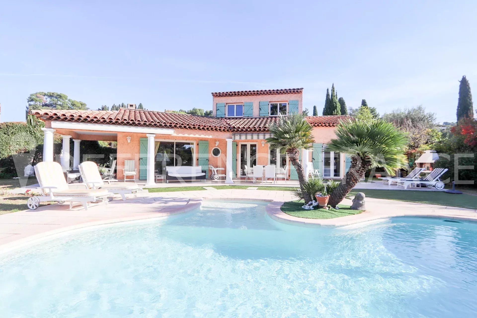 Maison 5 pièces - 160m² - MOUGINS