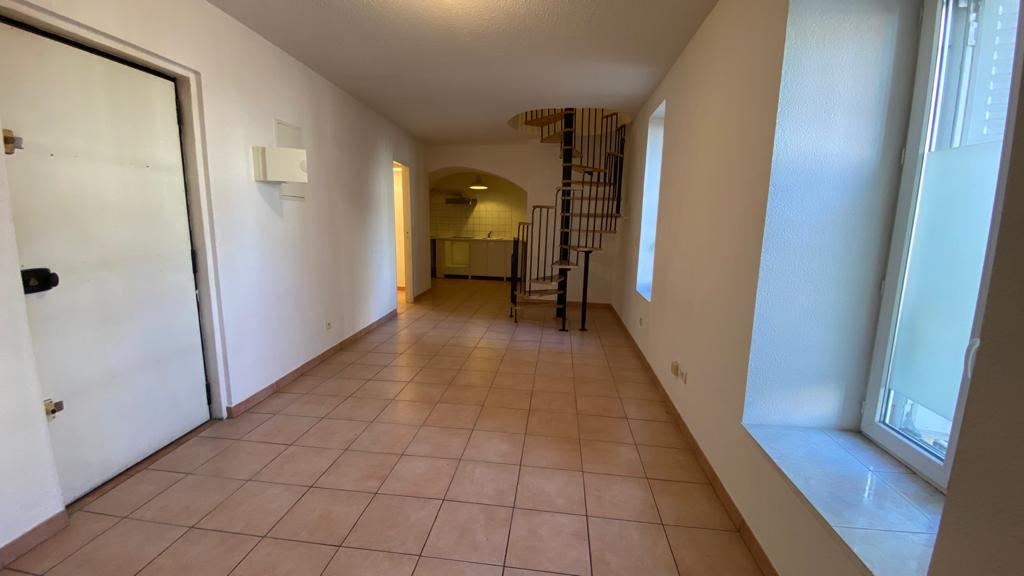 Appartement 3 pièces - 75m² - MARSEILLE  - 11ème