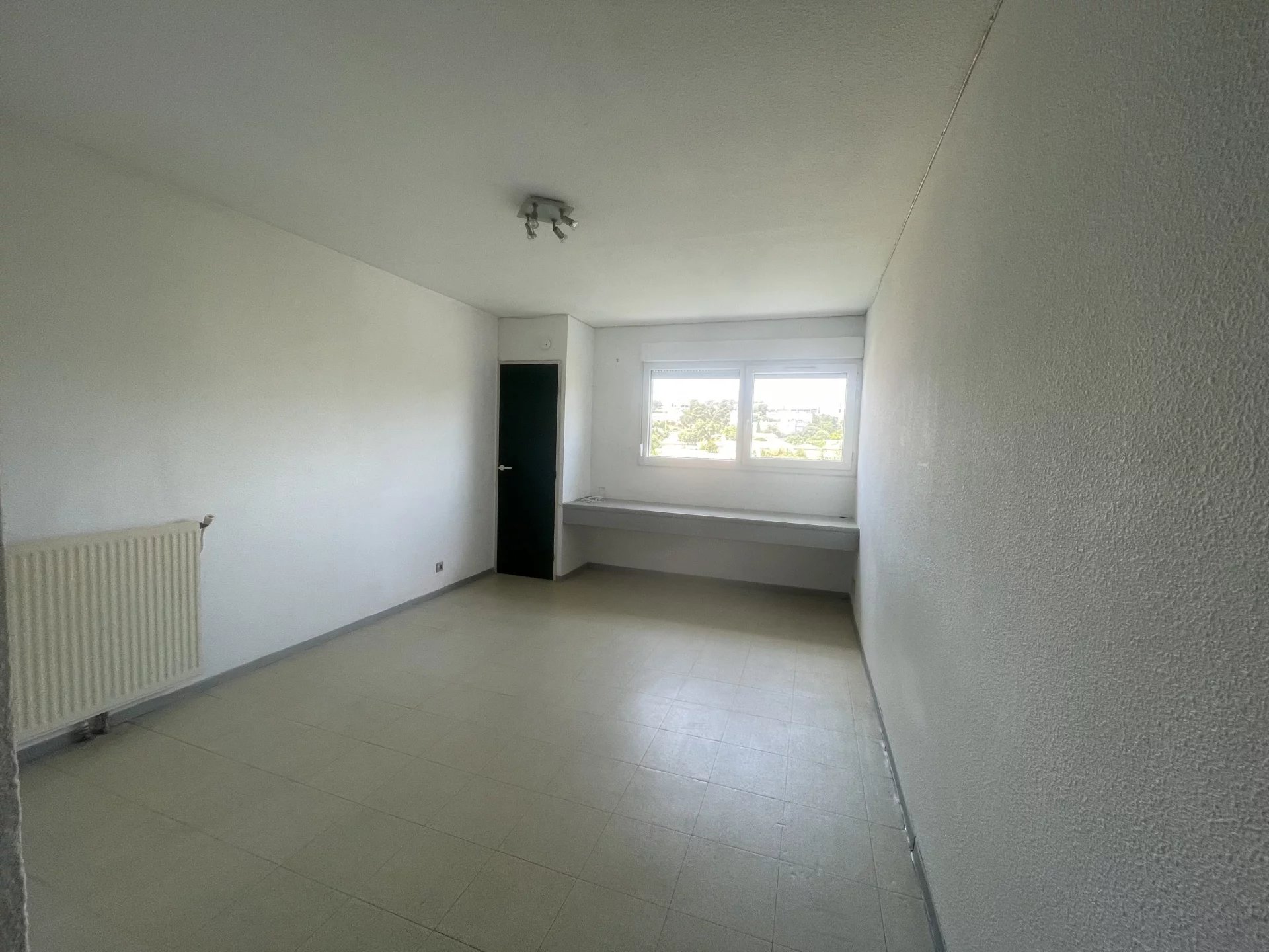 Appartement 1 pièce - 23m² - NIMES