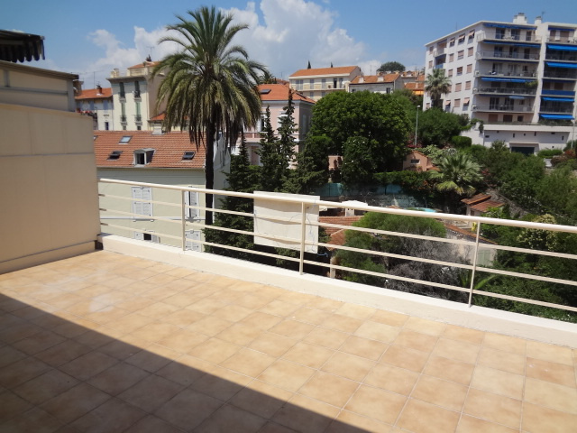 Appartement 1 pièce - 28m² - CANNES