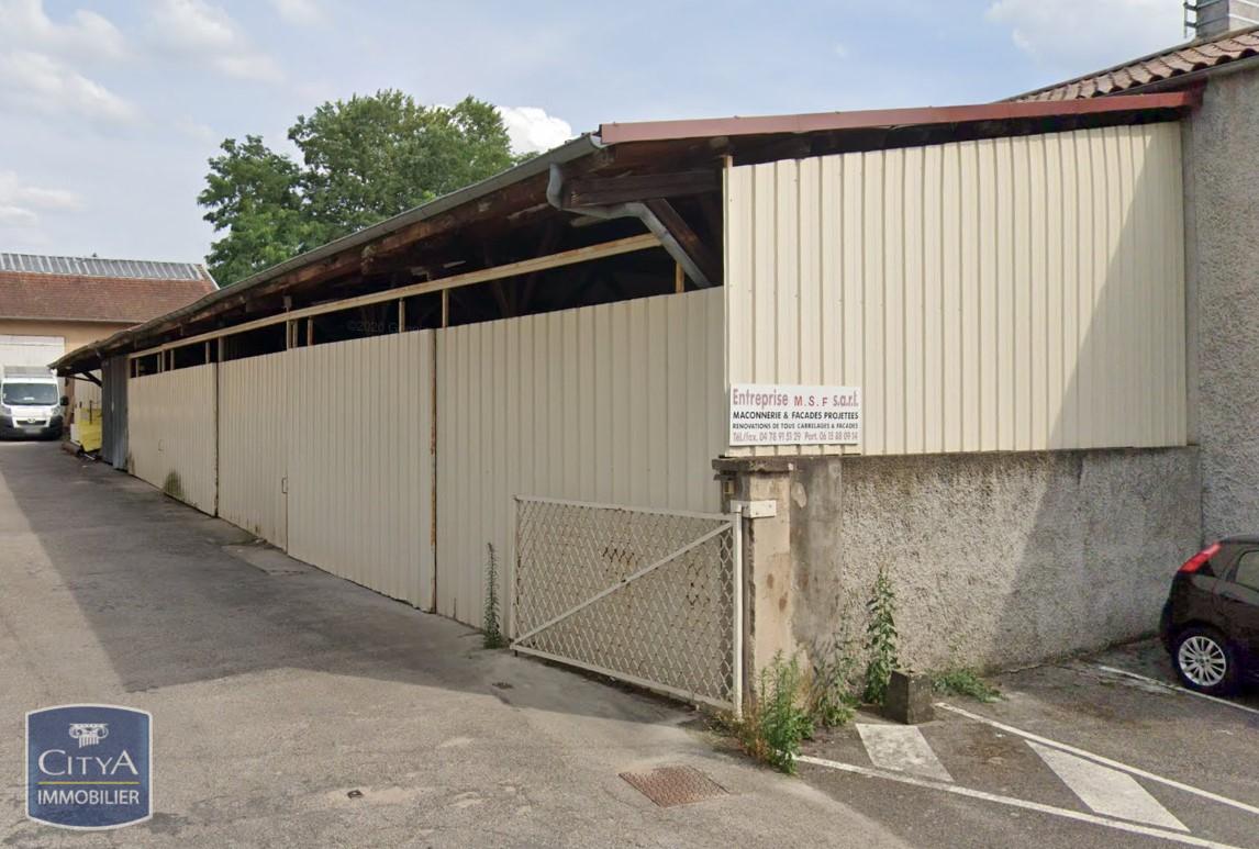 Parking  - NEUVILLE SUR SAONE