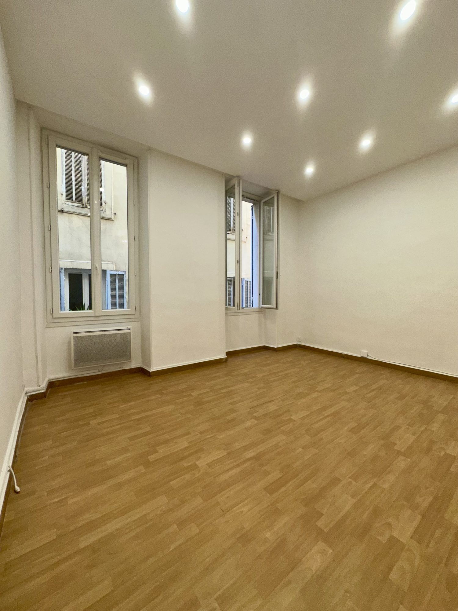 Appartement 2 pièces - 36m² - MARSEILLE  - 2ème