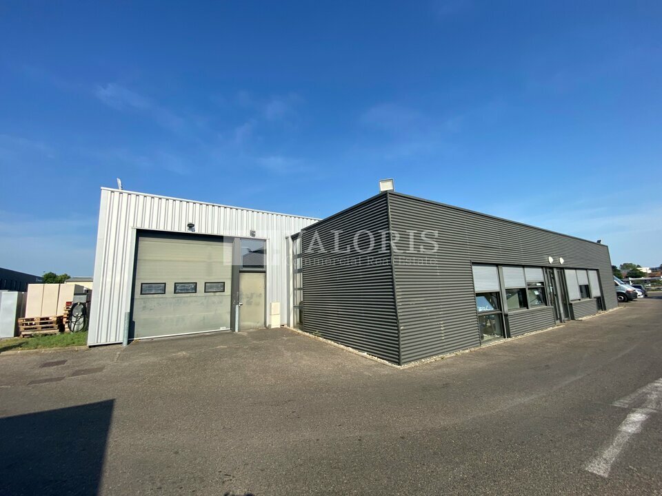 Local industriel  - 366m² - RILLIEUX LA PAPE