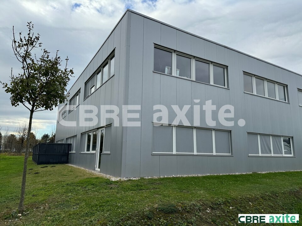 Local Professionnel  - 137m² - ST JEAN DE MOIRANS