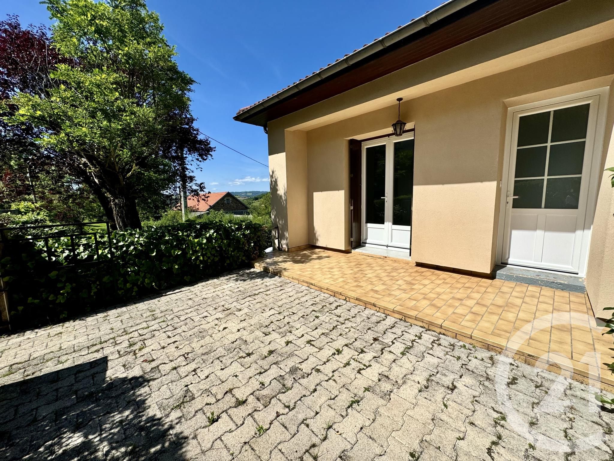 Maison 4 pièces - 107m² - ST CHRISTOPHE VALLON