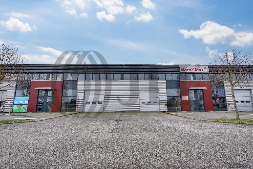 Local industriel  - 1 068m² - ELANCOURT