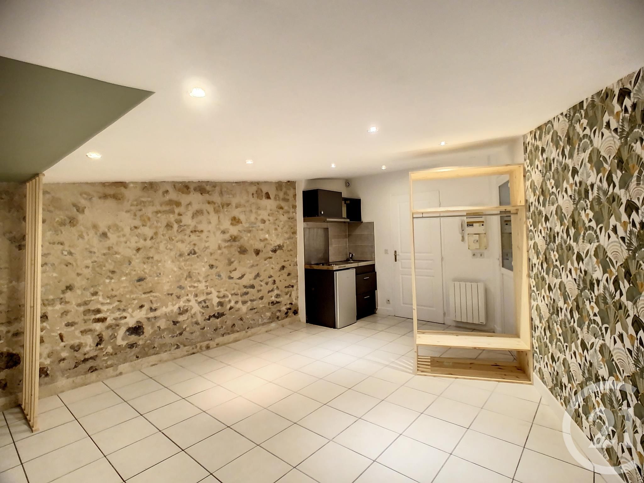 Appartement 1 pièce - 27m² - CREPY EN VALOIS