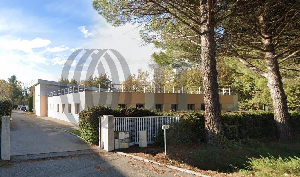 Local Professionnel  - 500m² - ROUSSET