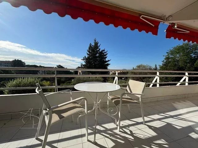 Appartement 3 pièces - 87m² - CANNES