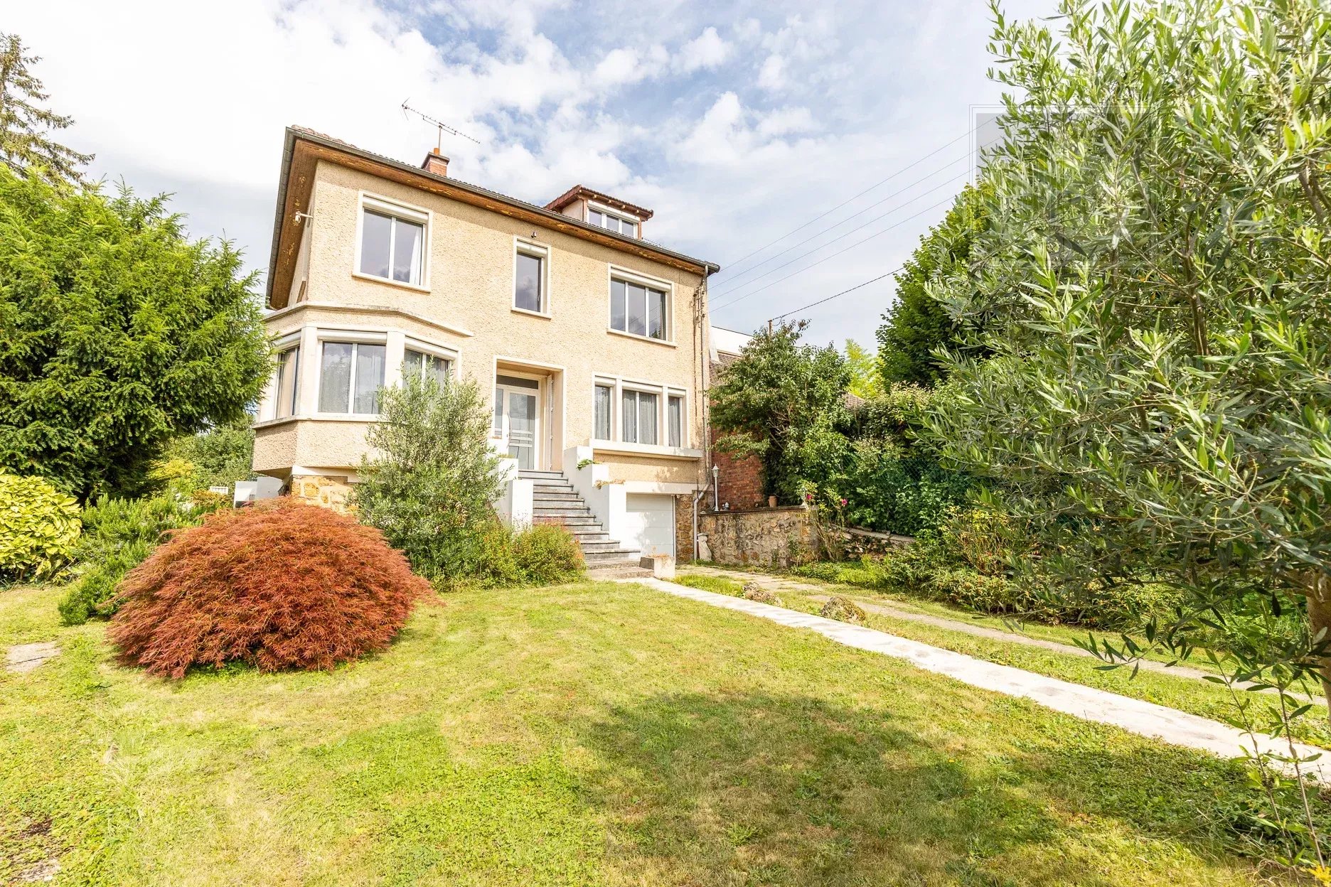 Maison 6 pièces - 170m² - VERRIERES LE BUISSON