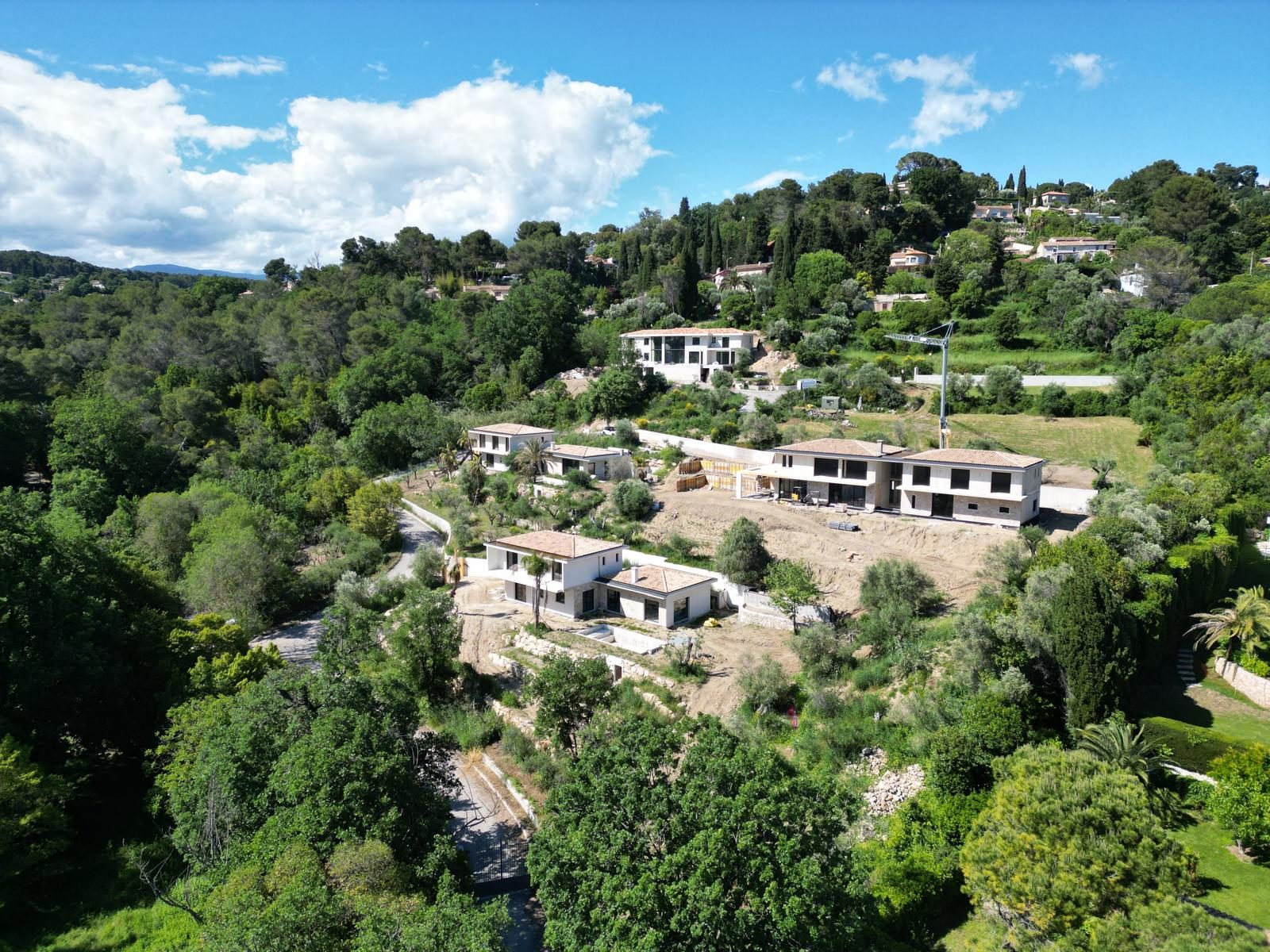 Terrain  - MOUGINS