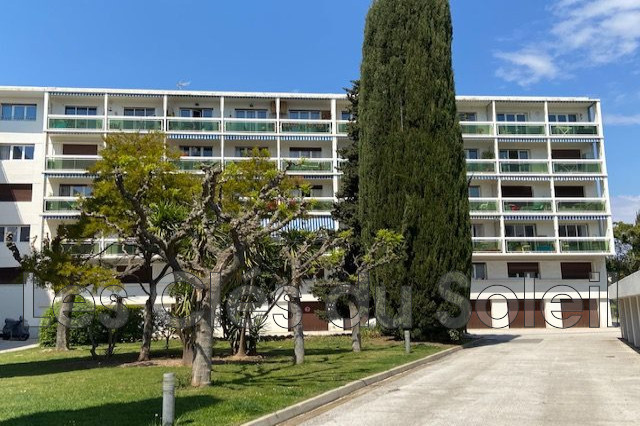 Appartement 1 pièce - 31m² - HYERES