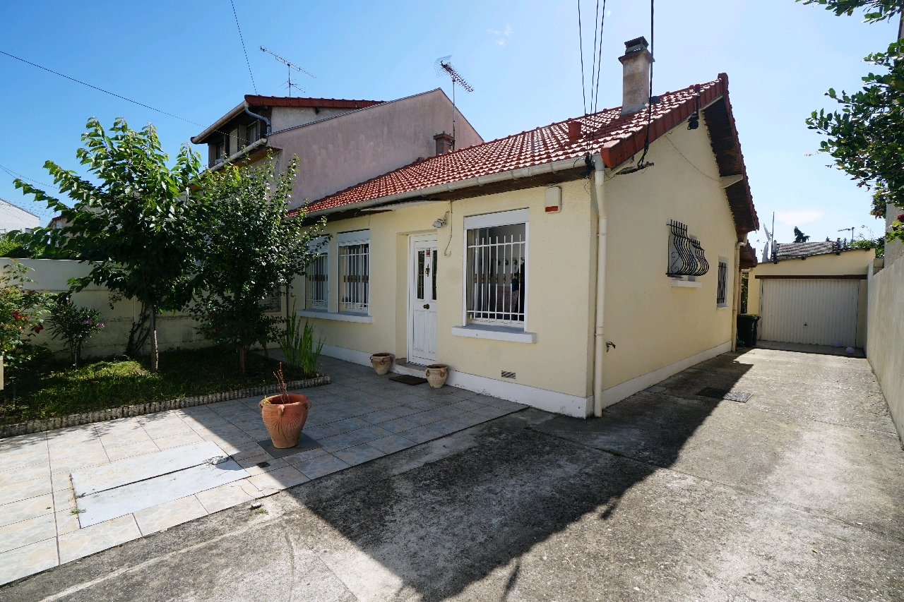 Maison 3 pièces - 70m² - LE BLANC MESNIL