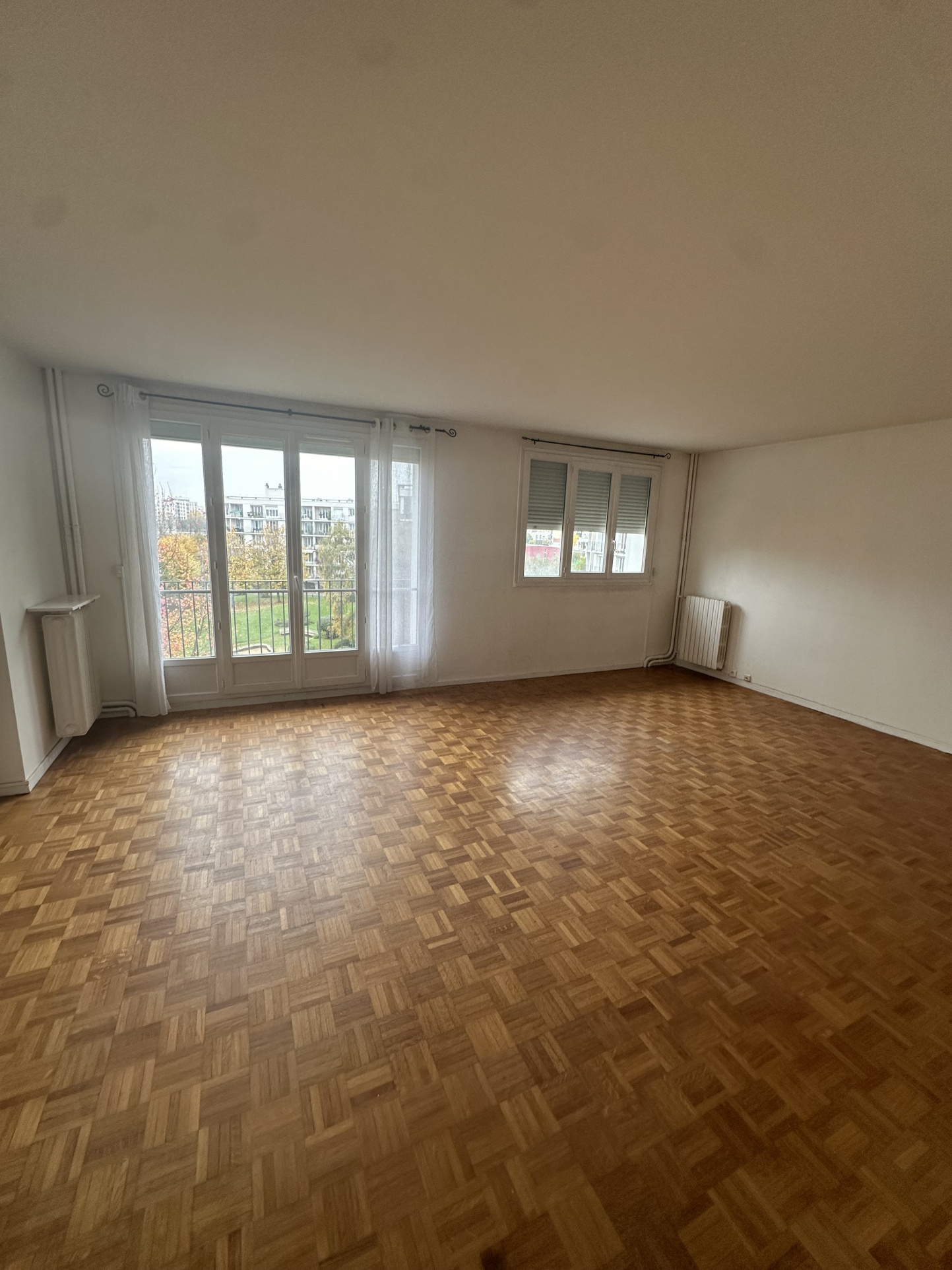 Appartement 2 pièces - 64m² - CHOISY LE ROI