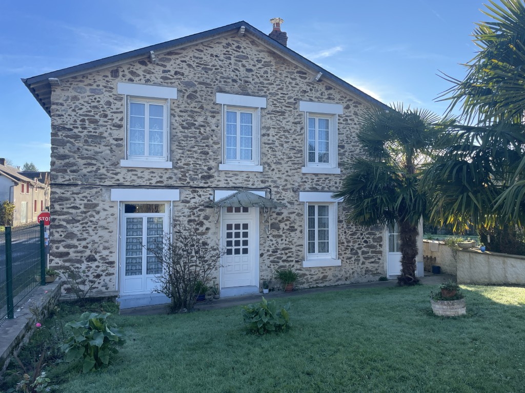 Maison 6 pièces - 131m² - LUBERSAC