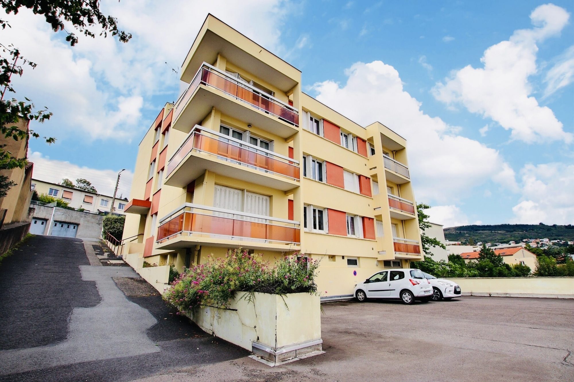 Appartement 2 pièces - 48m² - CLERMONT FERRAND