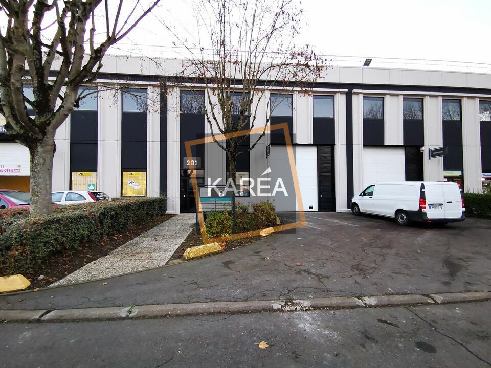 Local Professionnel  - 105m² - LOGNES