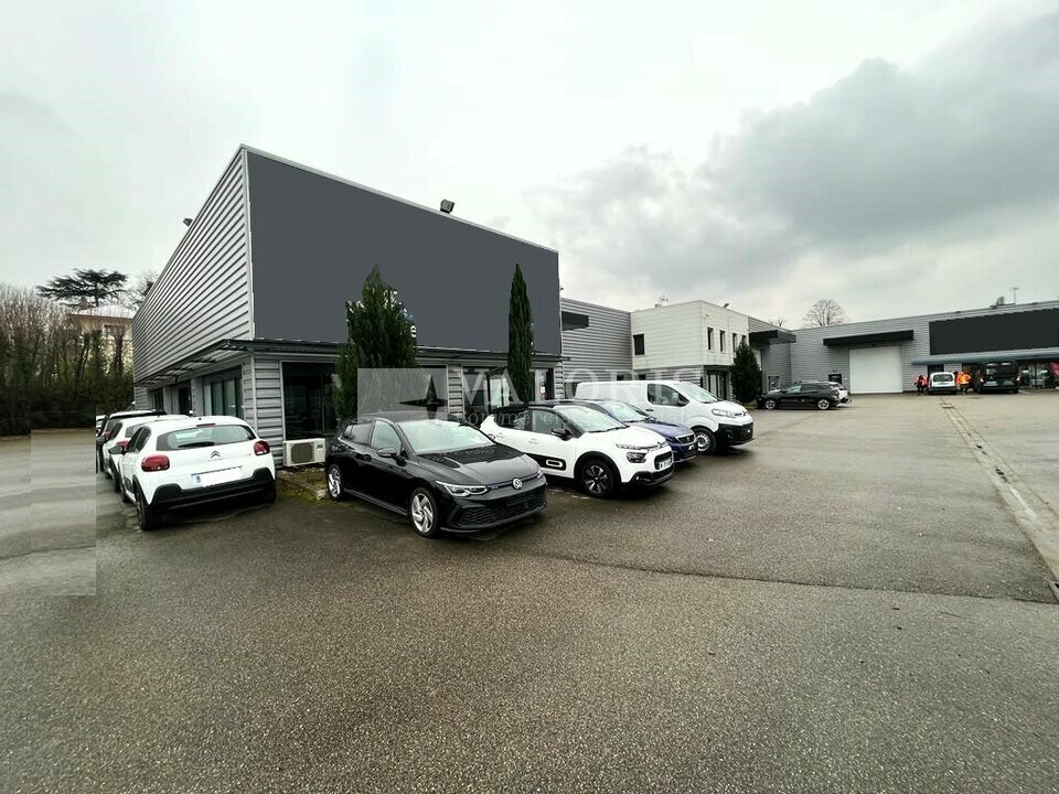 Local industriel  - 545m² - NEUVILLE SUR SAONE