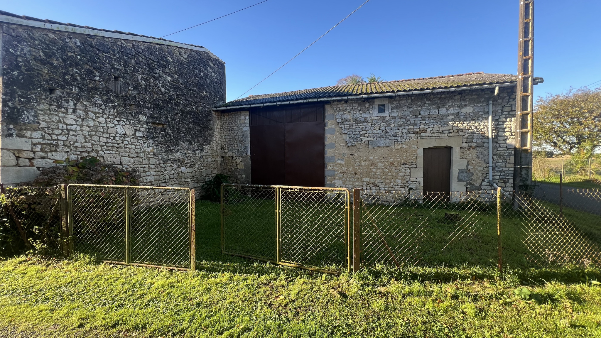 Maison 2 pièces - 100m² - CONSAC