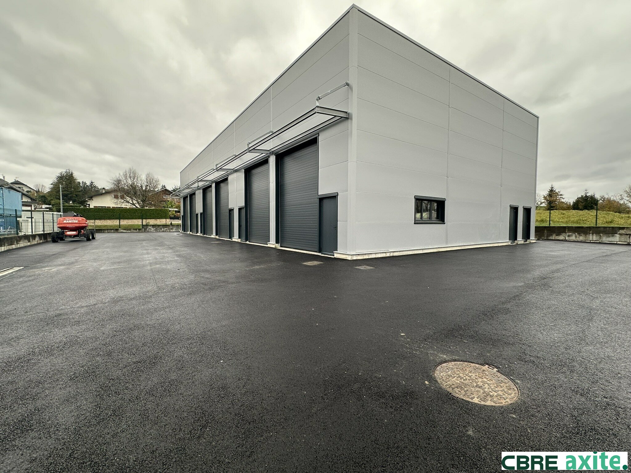 Local industriel  - 115m² - LA BIOLLE