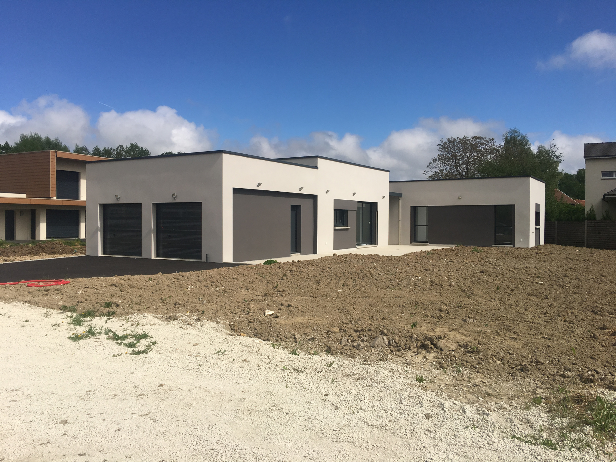 Maison 5 pièces - 121m² - ST JULIEN LES VILLAS