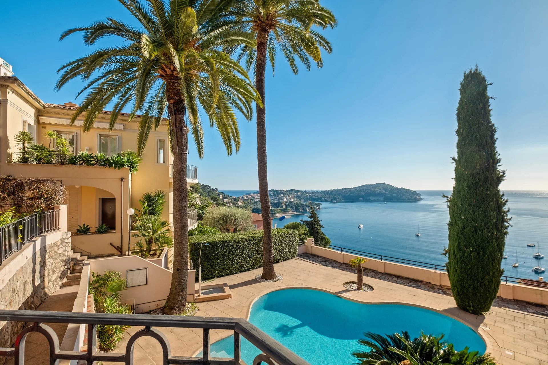 Appartement 5 pièces - 105m² - VILLEFRANCHE SUR MER