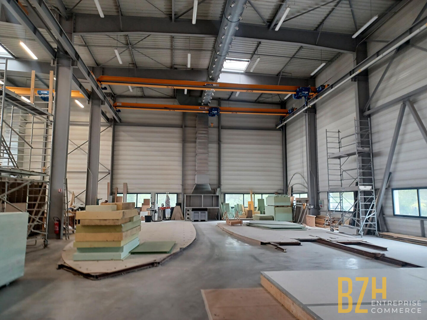 Local industriel  - 1 141m²