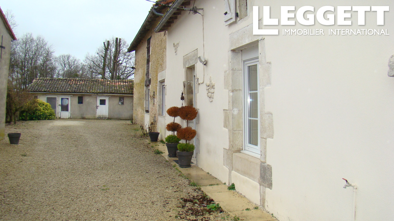 Maison 11 pièces - 168m² - USSON DU POITOU