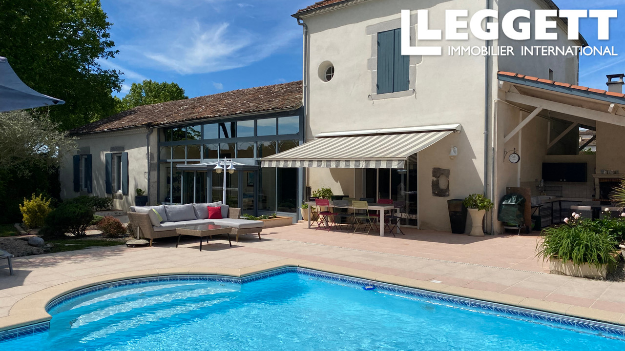 Maison 11 pièces - 245m² - CLAIRAC