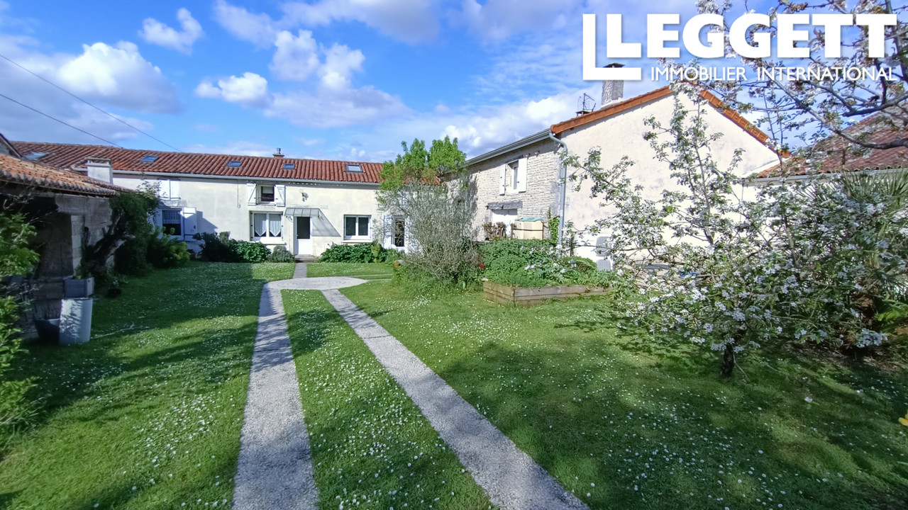 Maison 7 pièces - 255m² - AUSSAC VADALLE