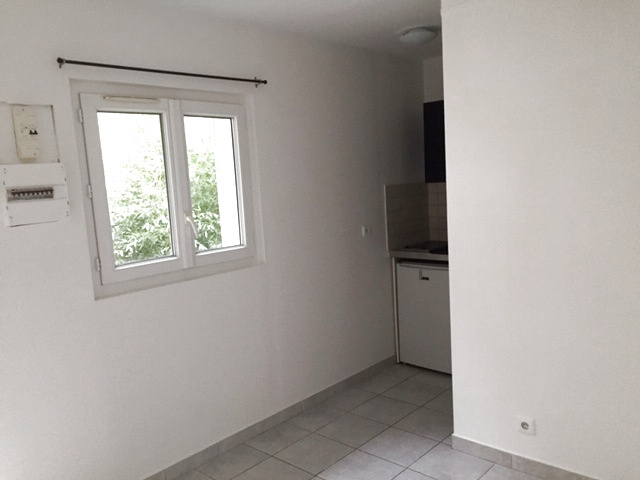 Appartement 1 pièce - 12m² - ST MAUR DES FOSSES