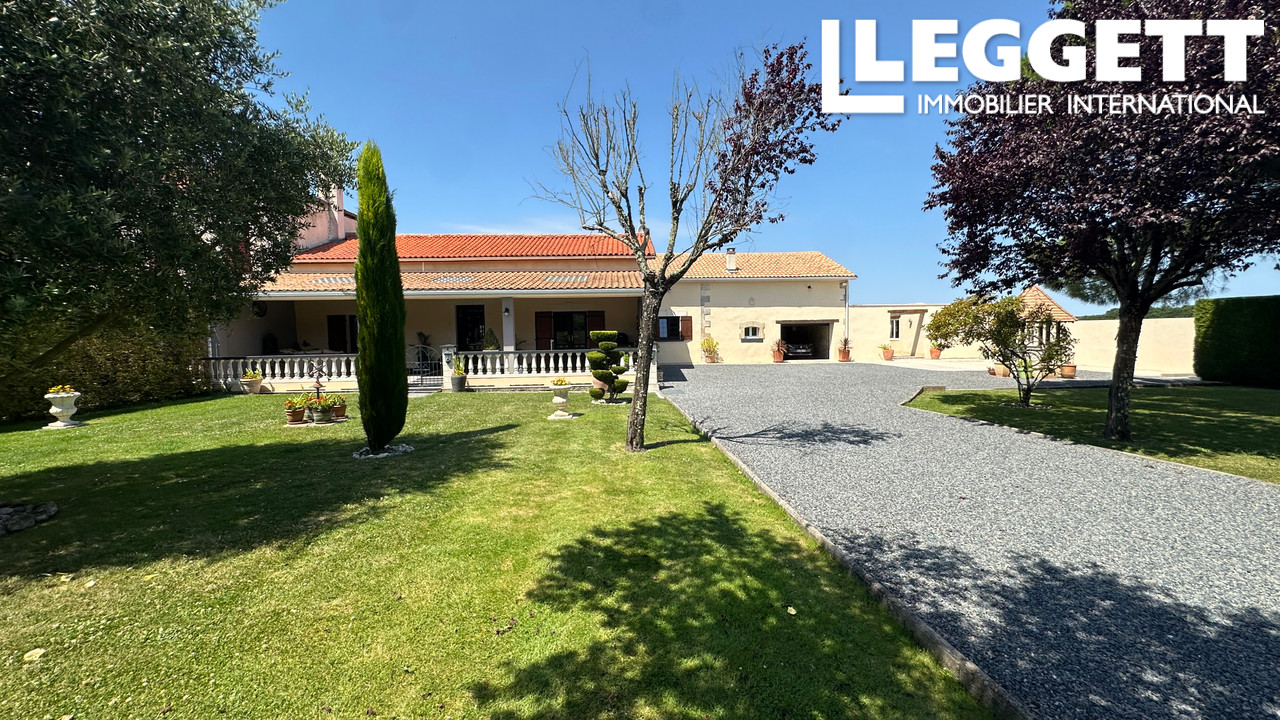 Maison 7 pièces - 200m² - CHALLIGNAC